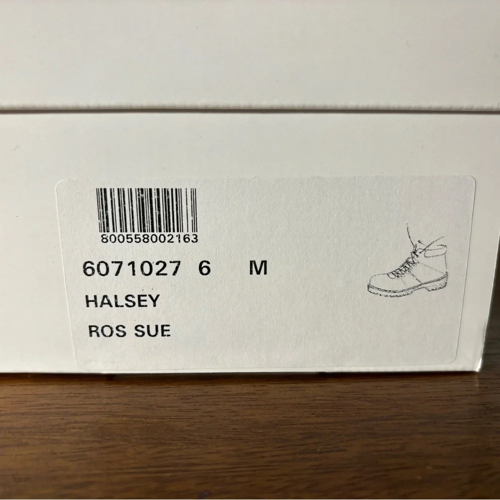 La Canadienne Halsey Suede Bootie, size 6 - Picture 12 of 12